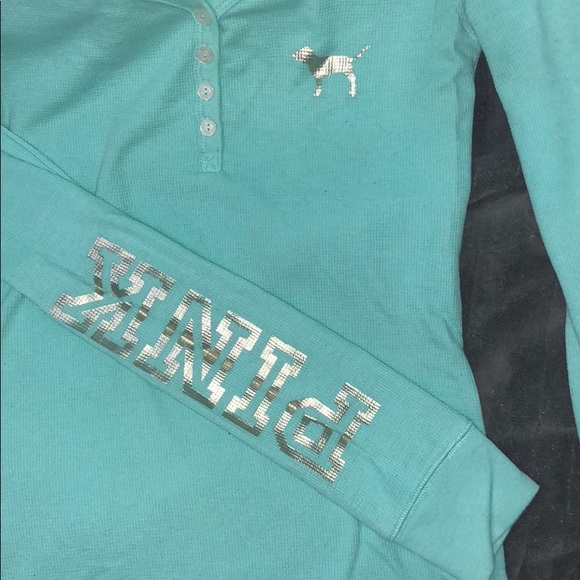 PINK Victoria’s Secret long sleeve, size small - Picture 3 of 4